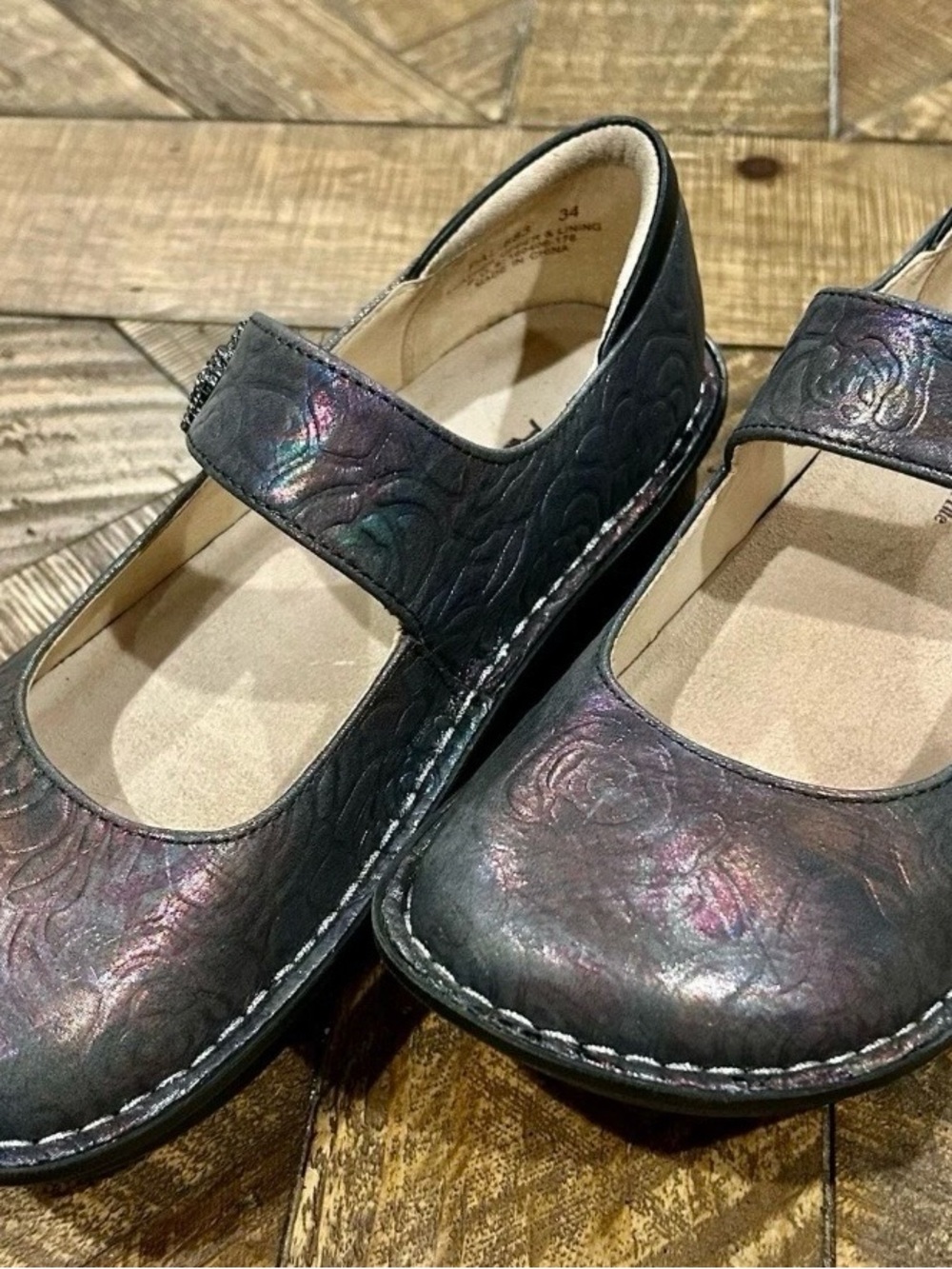 The Alegria PAL-683 Mary Jane Shoes in Size 34 (Cloggs)